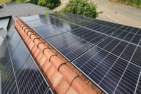 Solarpanel Komplettes Dach 2