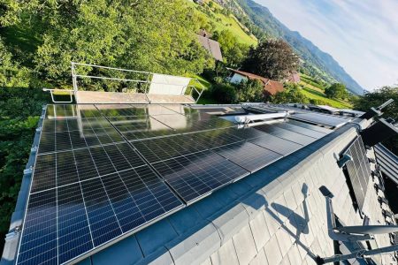 Solarpanel Montage Fertigstellung